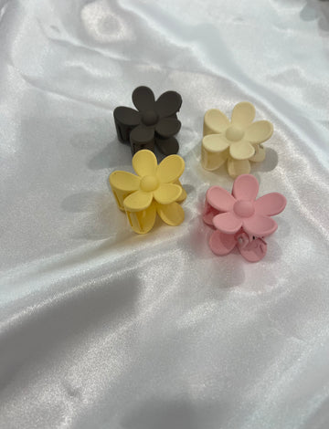assorted mini flower hair clip